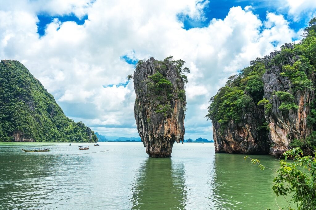James Bond Island, Phang Nga Bay, Koh Tapu, Phuket, Thailand: localhi