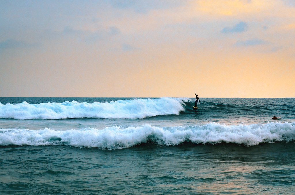 Surfing at Hikkaduwa, Sri Lanka: localhi