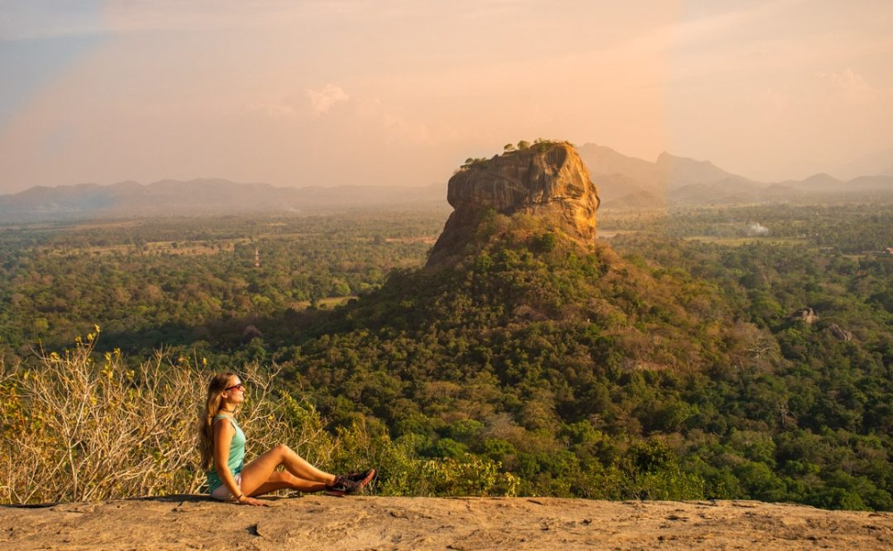Pidurangala Rock, Sri Lanka: localhi