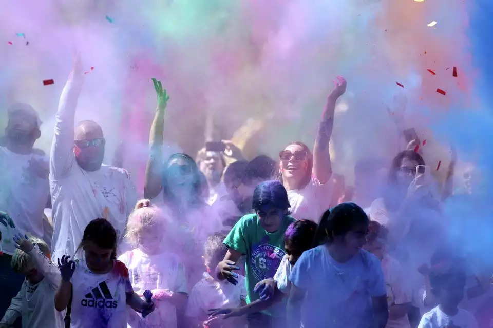 Holi in Mandawa, Rajasthan: localhi