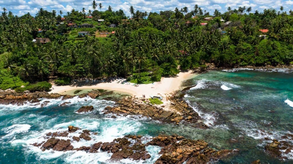 Secret Beach, Mirissa, Sri Lanka: localhi