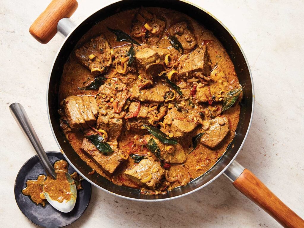 Wijesiri Family Restaurant, Sigiriya, Sri Lankan Fish Curry: localhi