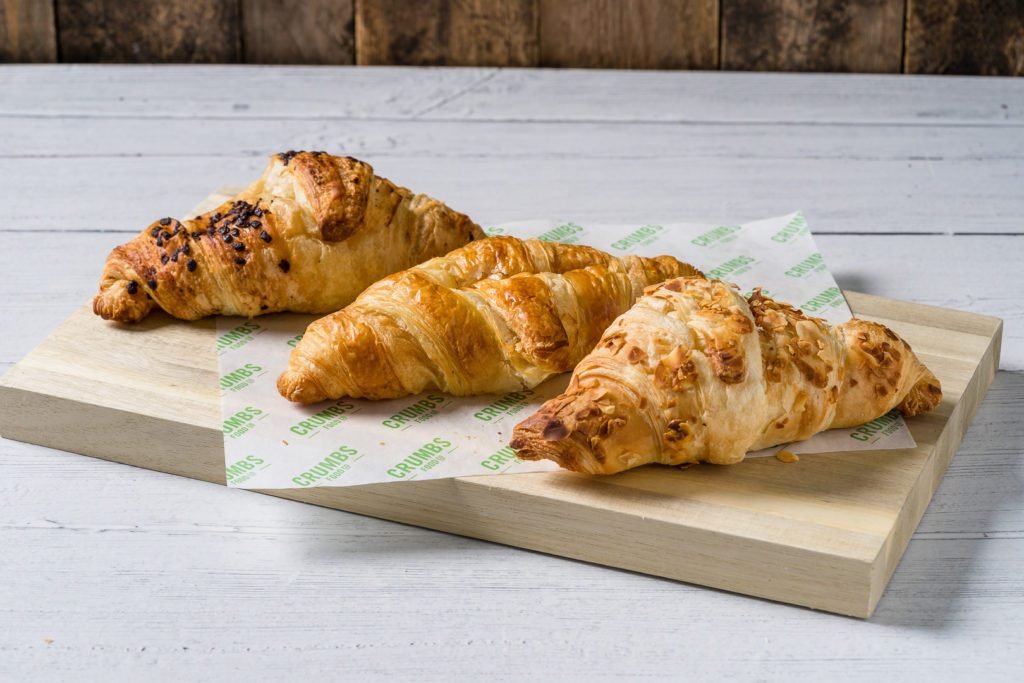 Freshly baked croissants, strong Ceylon tea, Breakfast in Sri Lanka: localhi