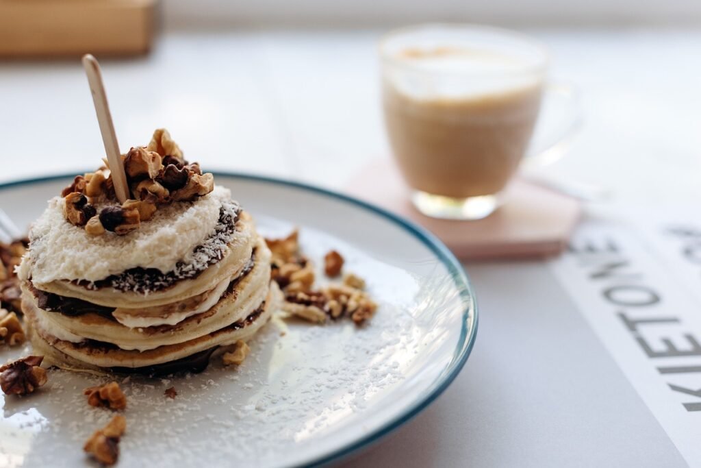 Coconut pancakes, restaurants, and cafes. Kandy, Sri Lanka: localhi