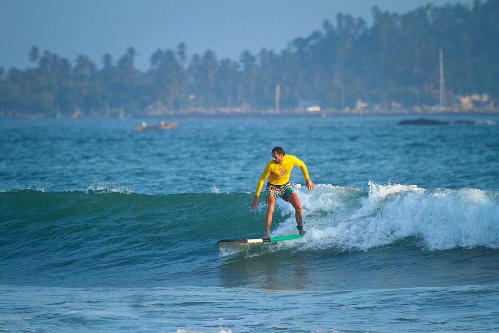 Weligama surfing, Sri Lanka: localhi